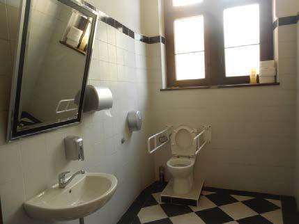 Pristupačan toalet u prizemlju fakulteta