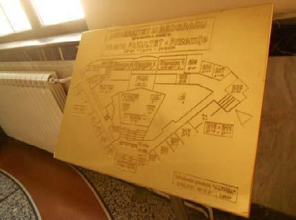 Mapa zgrade na Brajevom pismu u prizemlju